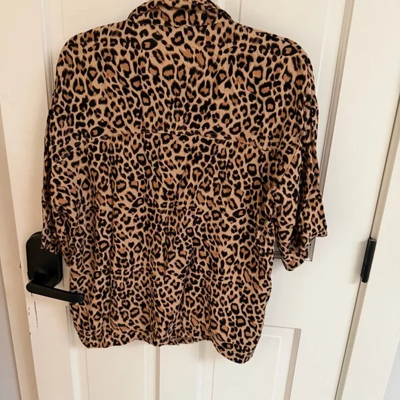 Leopard Print Women's Top - Picture 3 of 4